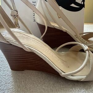 Nine West Cream Wedge Shoes with Elegant Design 7.5